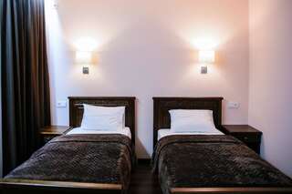 Отель Dvin Hotel Павлодар Двухместный номер с 2 отдельными кроватями-4