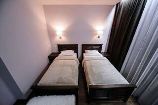 Отель Dvin Hotel Павлодар Двухместный номер с 2 отдельными кроватями-5