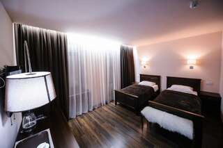 Отель Dvin Hotel Павлодар Двухместный номер с 2 отдельными кроватями-2